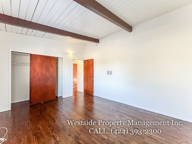 Building Photo - 5319 Inglewood Blvd