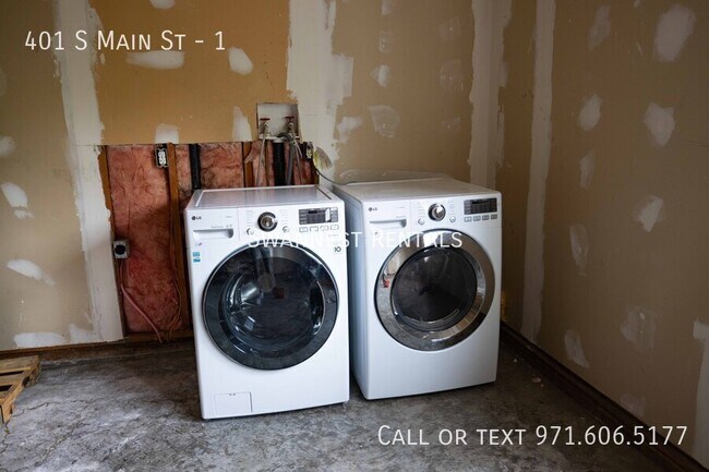 Building Photo - 401 S Main St