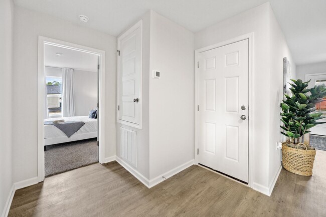 Building Photo - 1949 Tree Swallow Dr