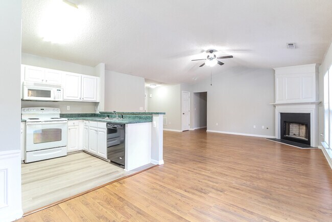 Building Photo - Spacious 3 Bedroom Home in Simpsonville, SC