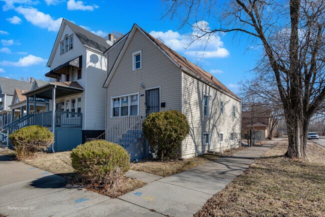 Building Photo - 12025 S Prairie Ave