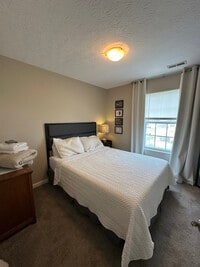 Building Photo - 207 Vineyard Rd