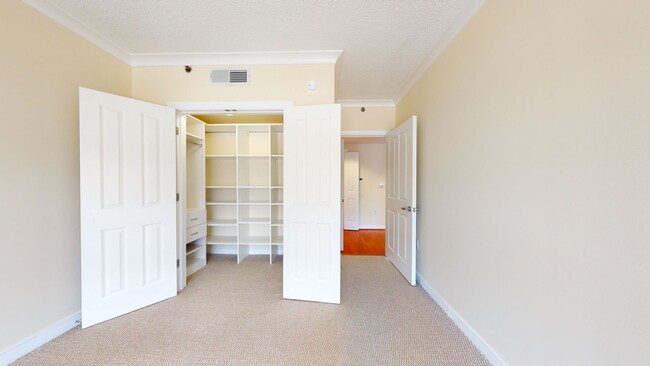 Building Photo - Chinatown 2 Bedroom 2 Bathroom In Amazing Centralized Building-Amenities Galore! Pets Welcomed!