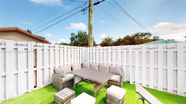 Building Photo - 6630 Cody St