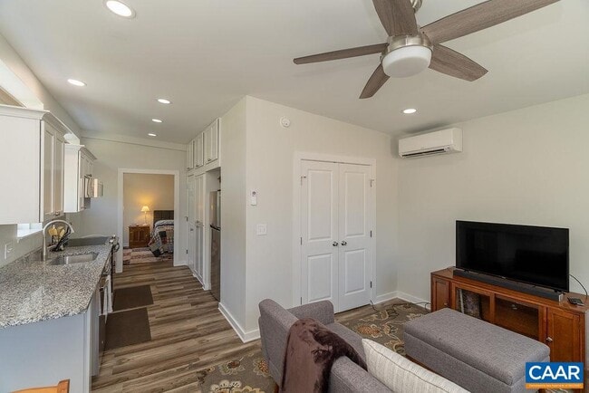 Building Photo - 1403 Burgess Ln