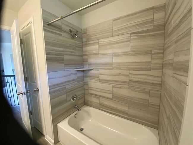 Building Photo - 370 Bright Star Ln