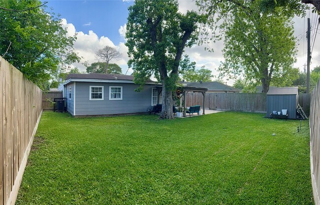 Building Photo - 4821 Brinkley St