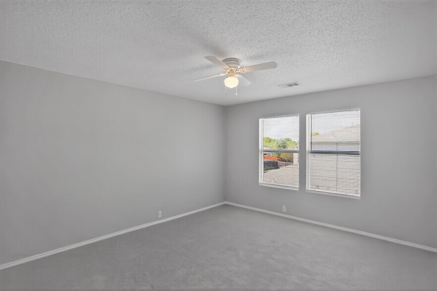 Building Photo - 4608 Merlot Dr