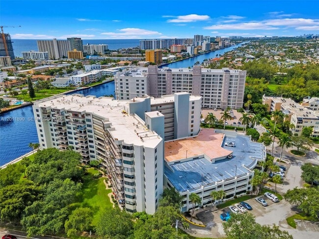 Building Photo - 2900 NE 14th Street Causeway