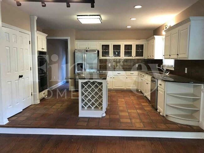 Building Photo - 1609 Flat Rock Dr SW