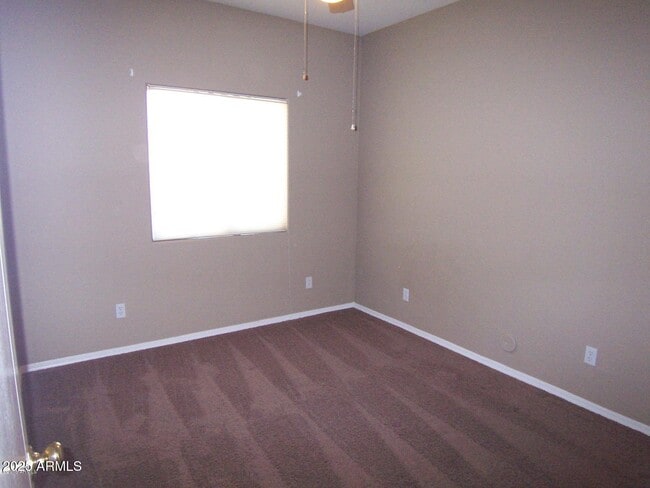 Building Photo - 1015 S Val Vista Dr