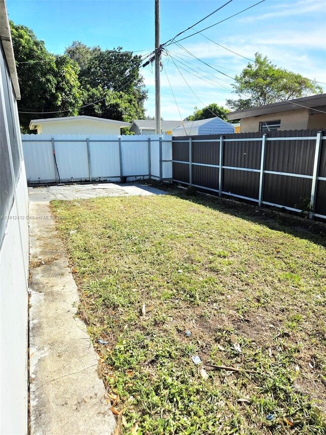 Building Photo - 6432 Dewey St