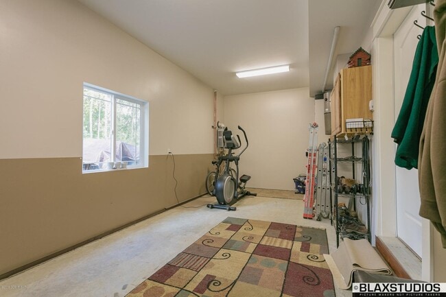 Building Photo - 6149 N Kettle Dr