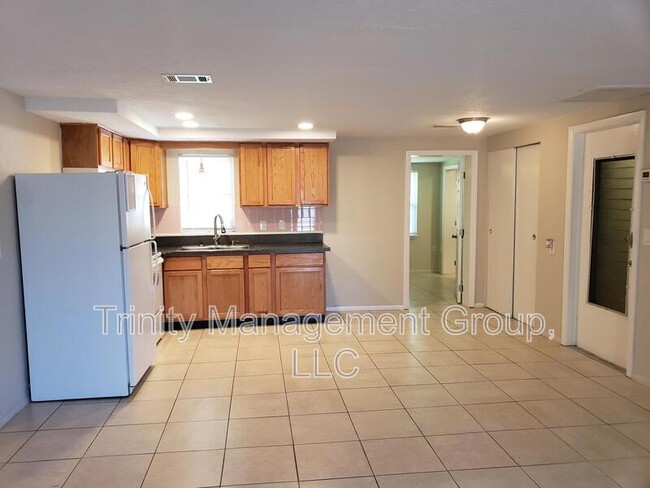 Building Photo - 5205 Drift Tide Dr