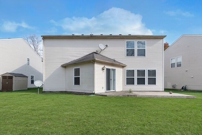 Building Photo - Large 4 Bedroom in Fishers!