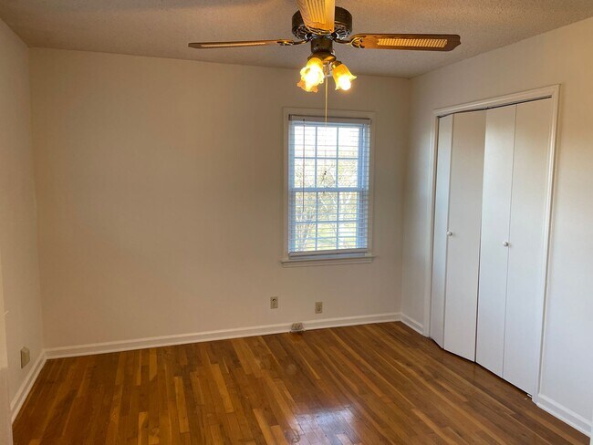 Building Photo - 3/1.5 Country House in Adairsville $1,595