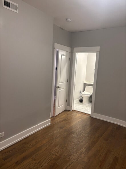 Building Photo - 4432 W Jackson Blvd