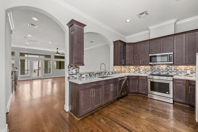 Building Photo - 2018 McIlhenny St