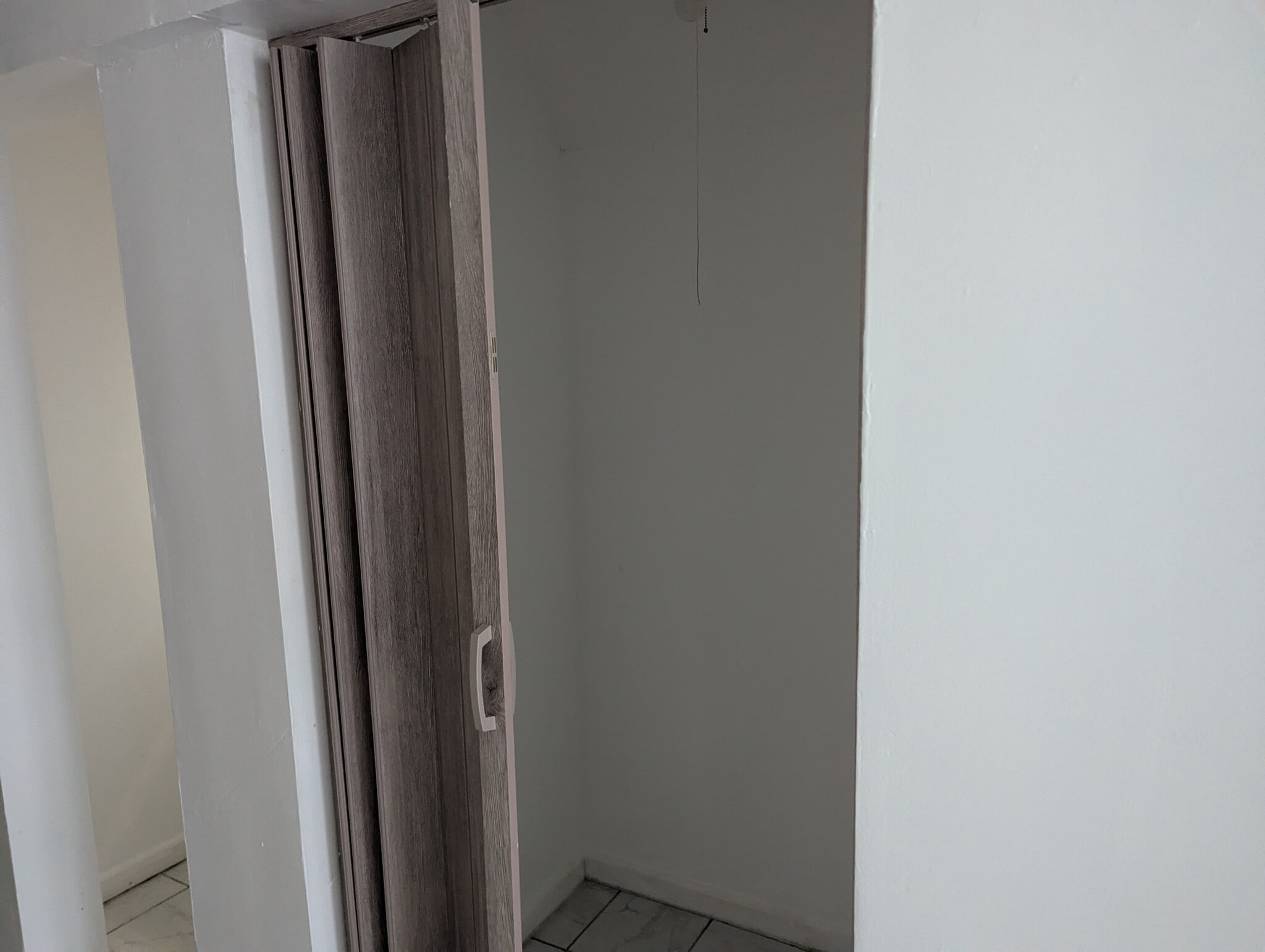 Storage/closet - 1318 S Kolin Ave