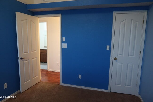Building Photo - 12520 Twin Leaf Dr