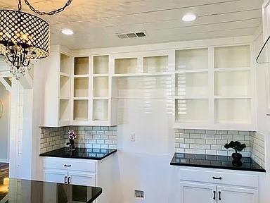 Building Photo - 602 S Chestnut St