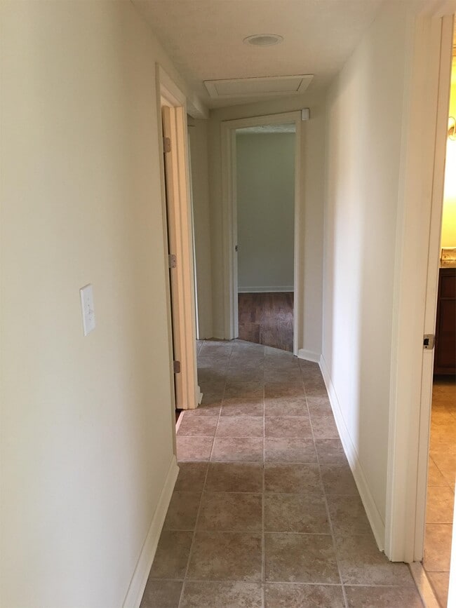 Building Photo - 114 Morrison St