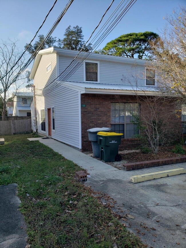 Primary Photo - 132 Alder Ave SE