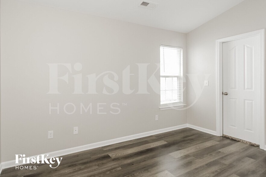 Building Photo - 4506 Esmeralda Drive