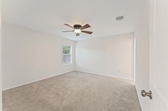 Building Photo - 347 Riverwood Village Ln