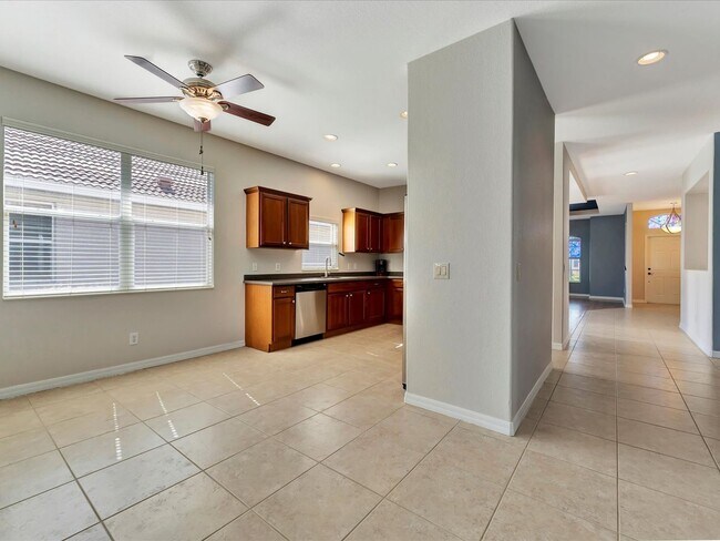 Building Photo - Pristine 4 bed/ 2 bath Annual Rental in Stoneybrook of Venice