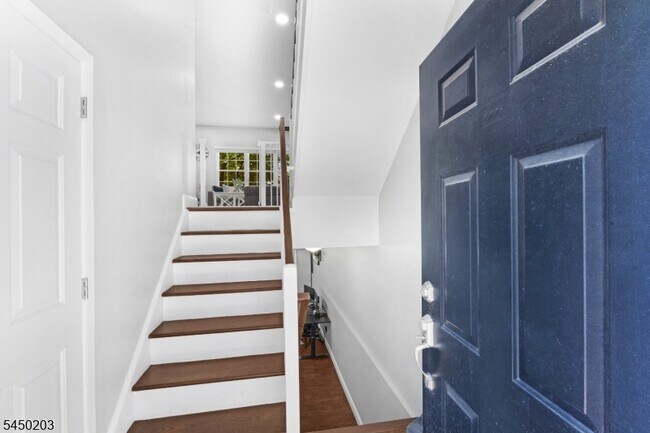 Building Photo - 2202 Yardley Pl