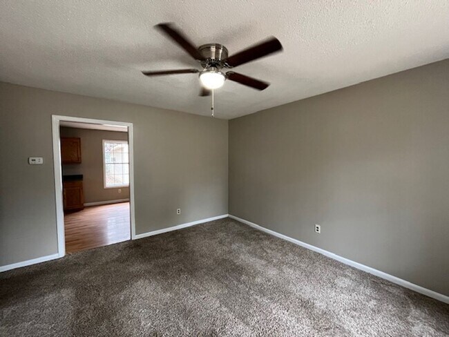 Building Photo - Renovated 3 Bedroom 1 Bath Home for Rent! with Detached Garage!