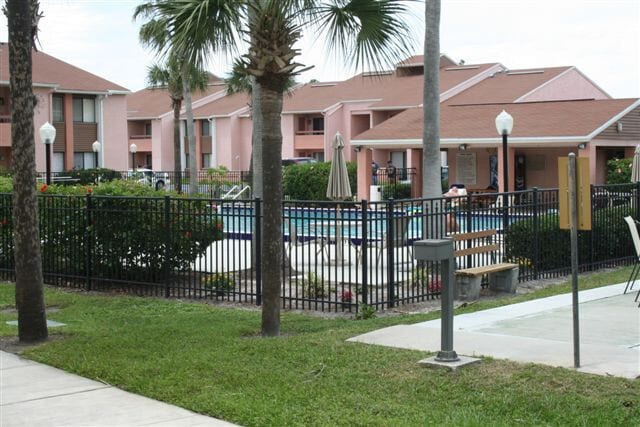 Building Photo - Tamarind - Renovated 2 Bedroom 2 Bath Condominium