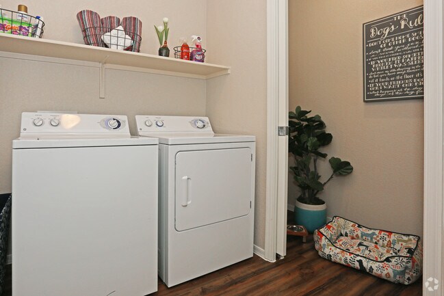 2BR, 2BA - 1171 SF - Dobson 2222