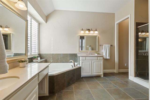 Building Photo - 814 Barton Springs Dr
