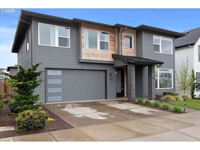 Building Photo - 4093 SE Reed Dr