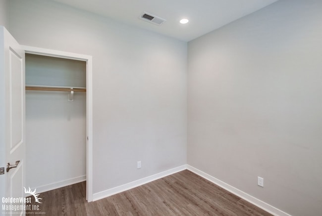 Building Photo - Stylish 3Bdm 3Ba Townhouse with Modern Upgrades and Prime Location in Escondido!