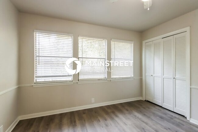 Building Photo - 3 Bedroom Pet-Friendly Home in SPRING, TX with Main Street Renewal