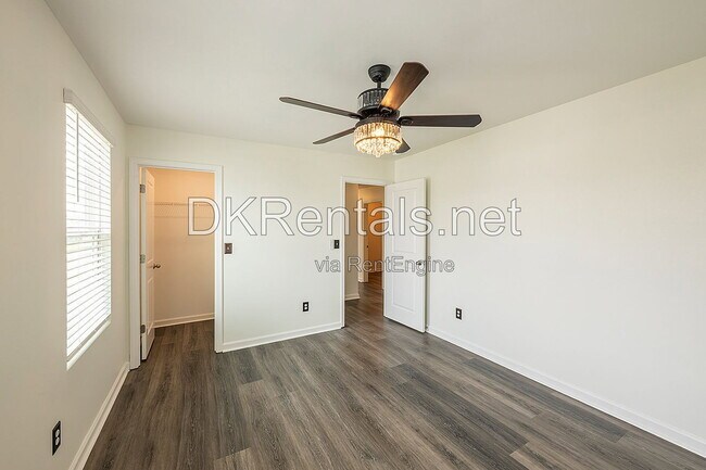 Building Photo - 126 Verona Dr NW