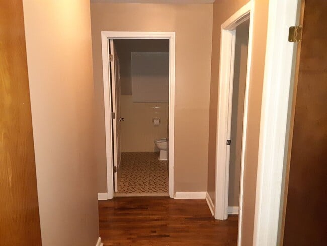 Building Photo - 3 Bedroom 2 Bath located in Oxford