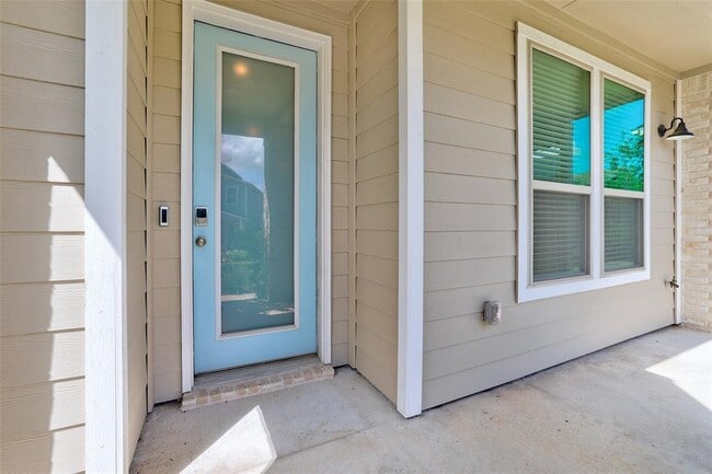 Building Photo - 8518 Leroi Dr
