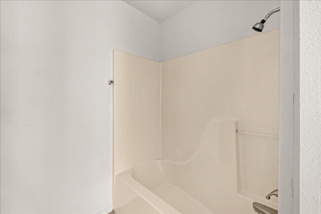 Building Photo - 3406 SW Landau Ct