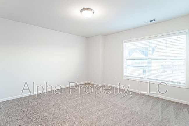 Building Photo - 17 Apricot Ln