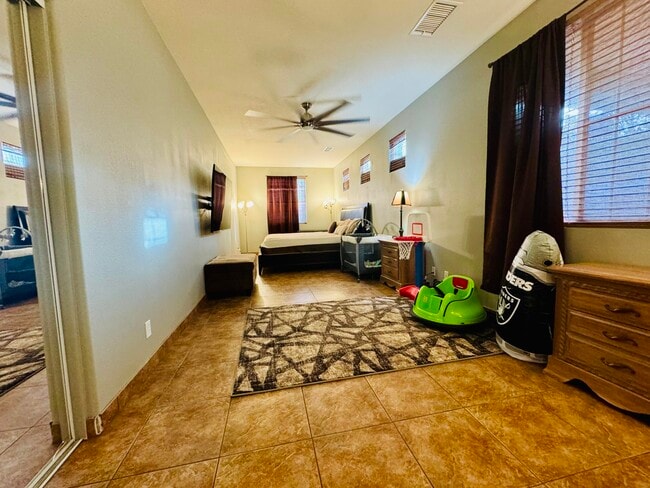 Building Photo - 47398 Manteca Ct