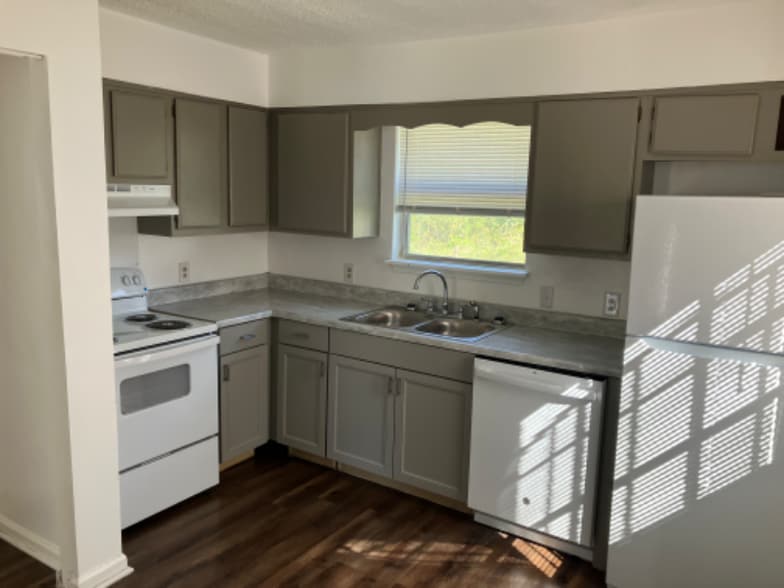 Building Photo - 2835 Vista Ln