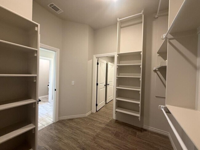 Building Photo - 8401 HazelWood Wy