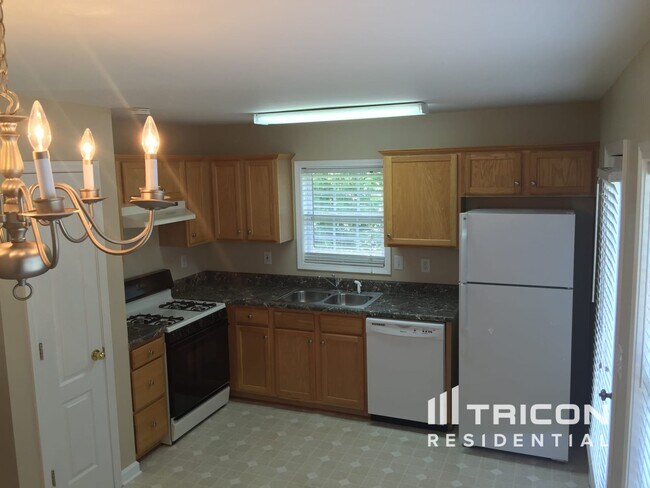 Building Photo - 7838 Cambridge Dr