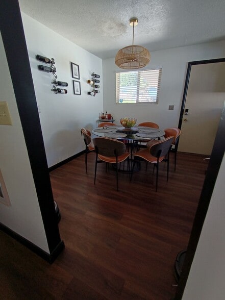 Building Photo - 1656 S Fairway Dr