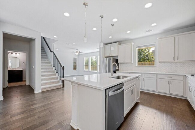 Building Photo - 14410 McCoy Lp