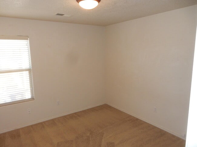 Building Photo - 10516 Bitter Creek Dr NW